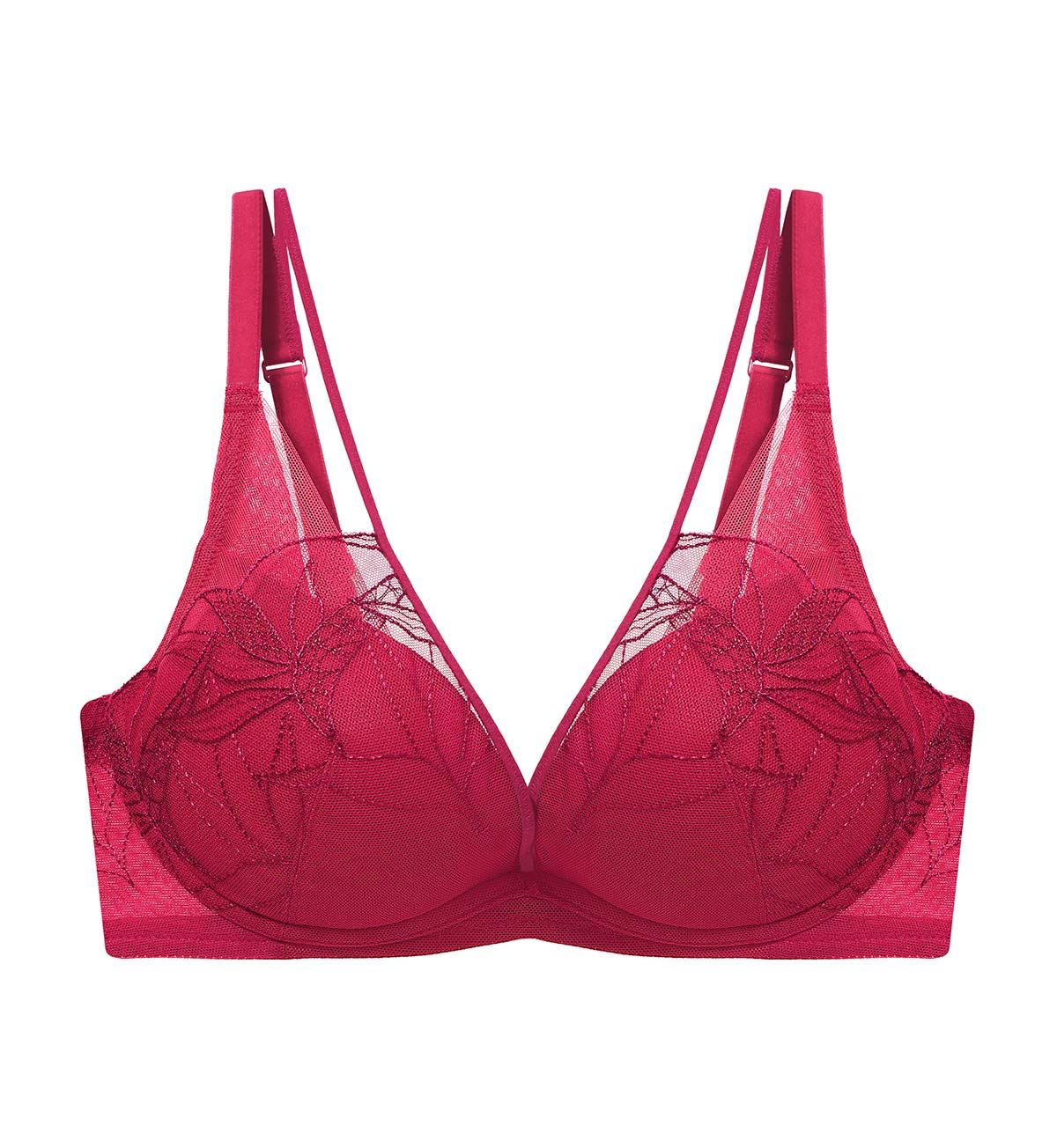 The return of the push-up bra: A trend that triumphs on the red