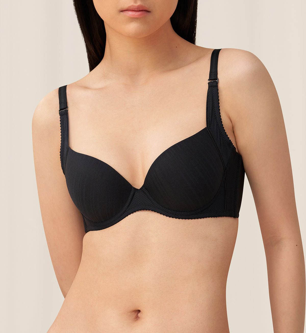Pure Invisible Wired Padded Bra In black